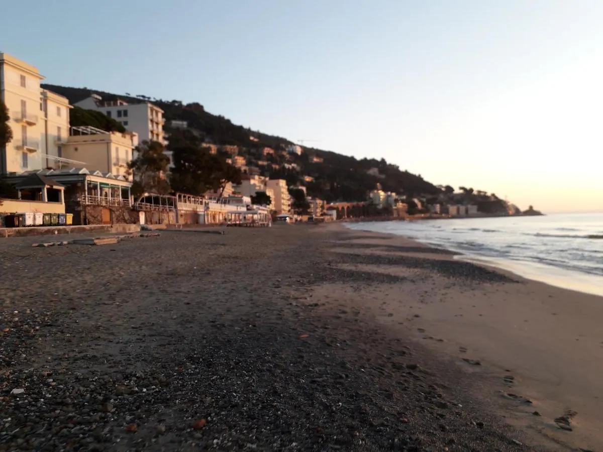 B&B Nido Sul Mare Alassio Couette-café